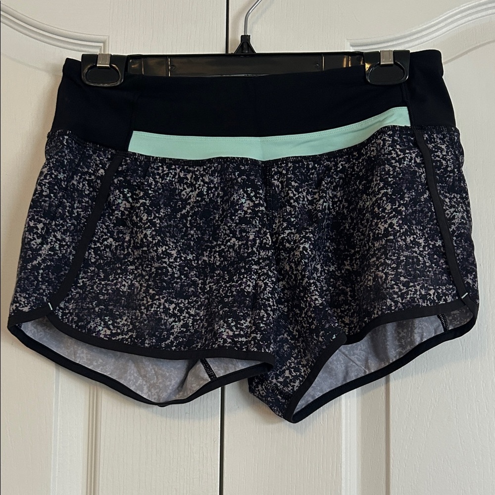 Lululemon Women's Black and Gray Shorts